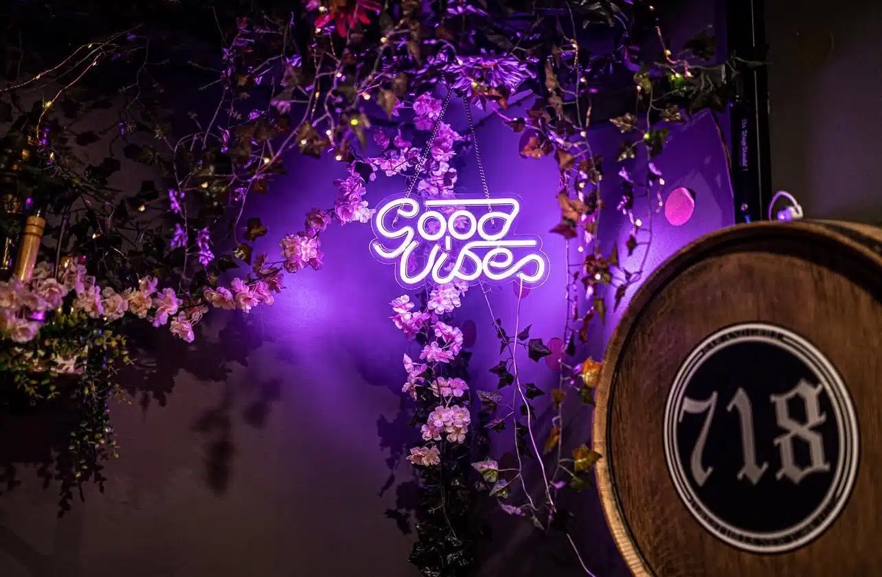718 Hookah Lounge & Grill