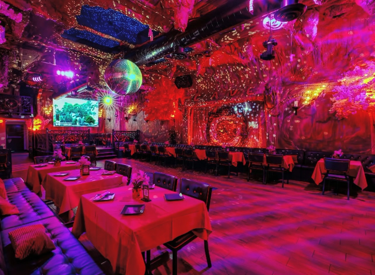 Cave lounge