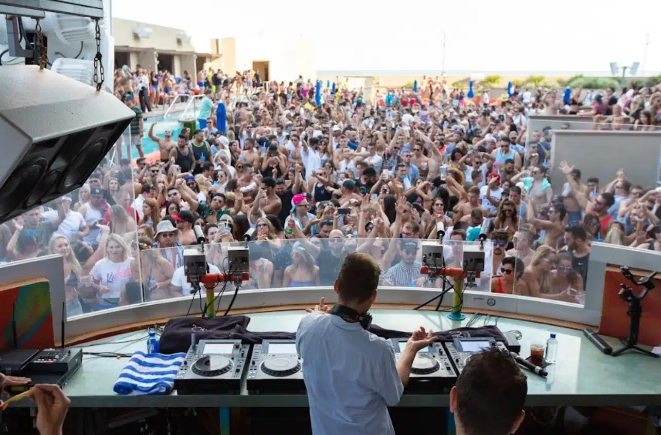 HQ 2 Beachclub