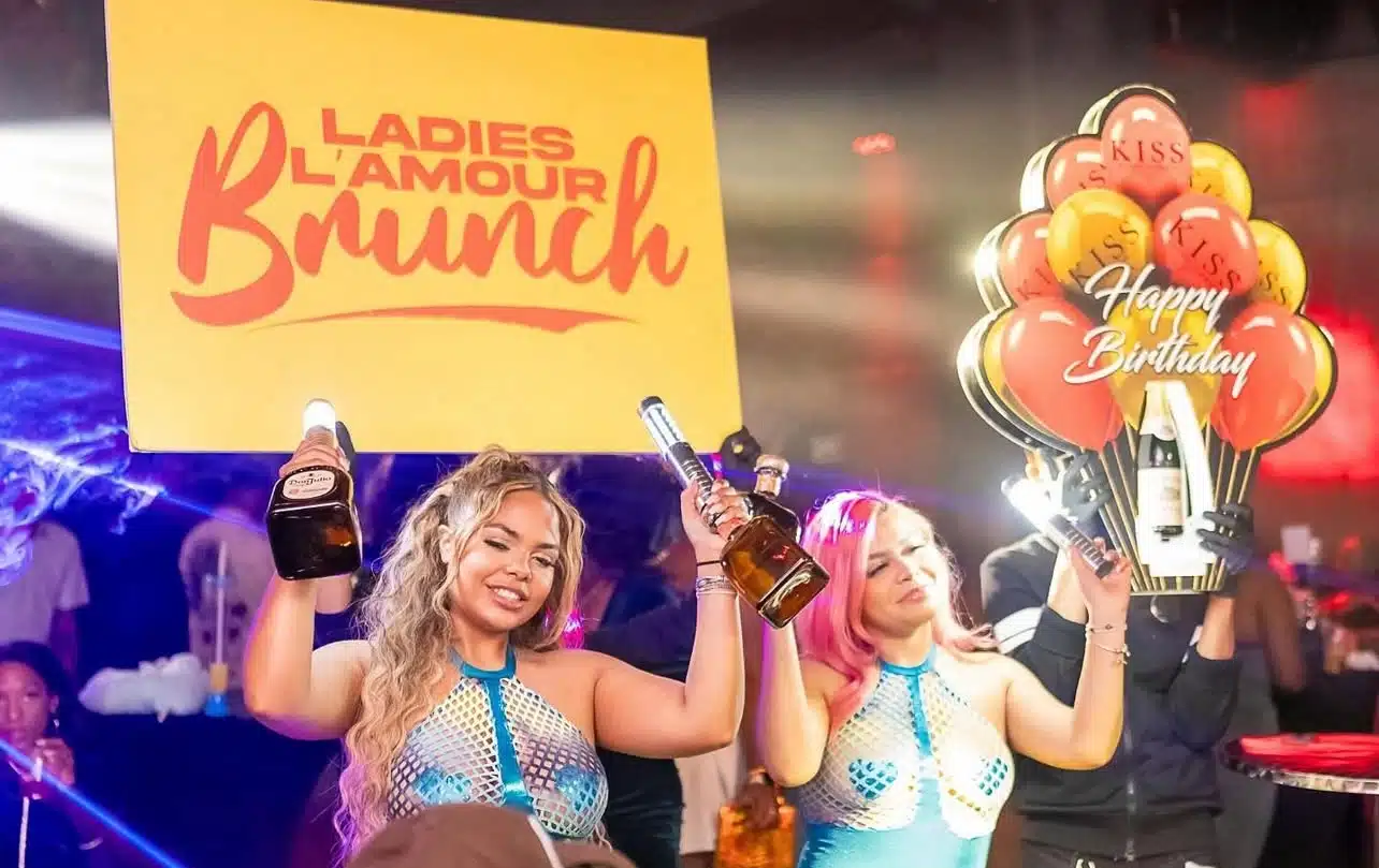 Kiss Lounge Queens