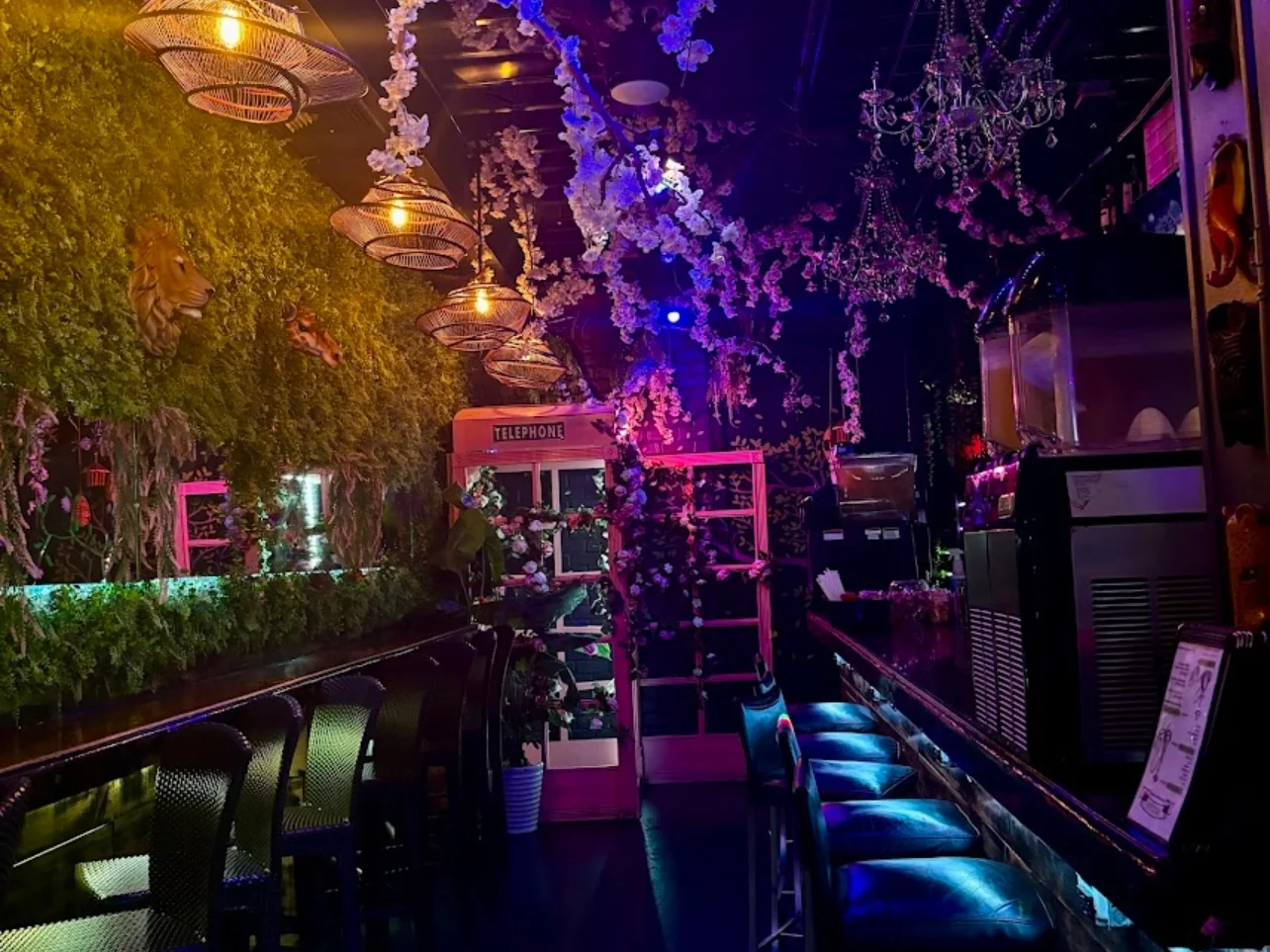 Lowkey Lounge