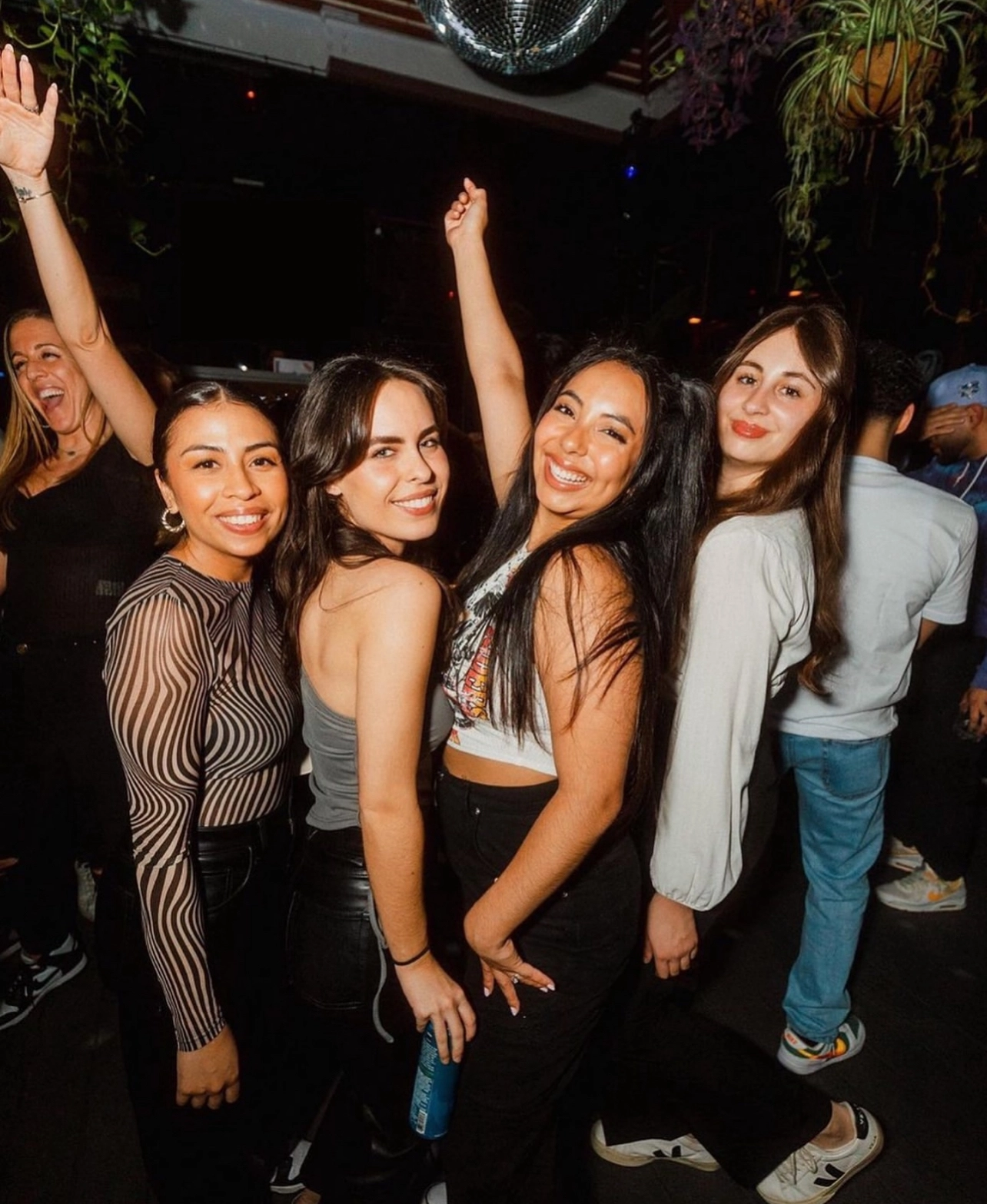 steinway street lounges