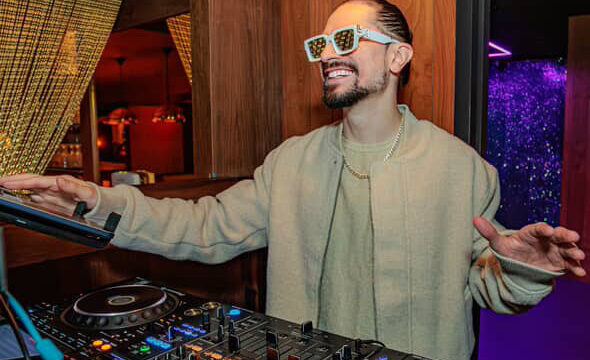 C08588DE-9468-4F2D-A497-6F1E5F88E730