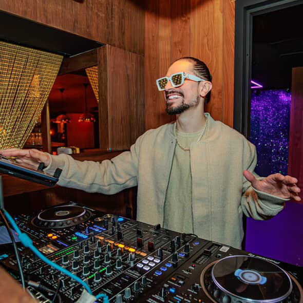 C08588DE-9468-4F2D-A497-6F1E5F88E730